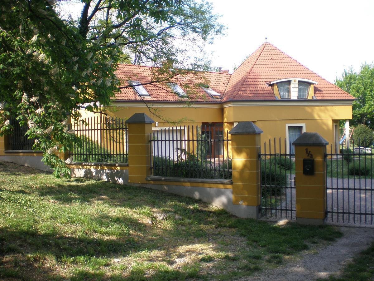 Anonim Apartman Villány Dış mekan fotoğraf